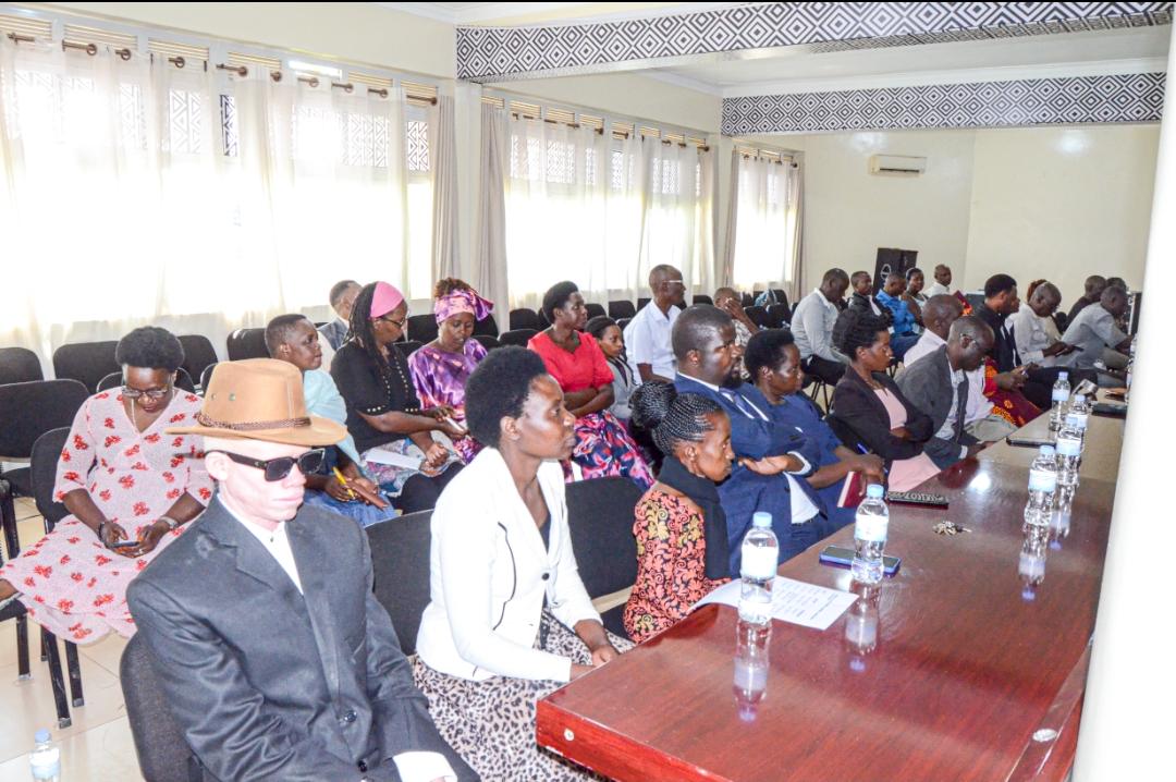πππ¬πππ«π§ ππ«π¨π―π’π§ππ | ππ°ππ§ππ (@rwandaeast) on Twitter photo Uyu munsi, Umunyamabanga Nshingwabikorwa w'Intara <a href="/JeanneNhabimana/">Jeanne Nyirahabimana</a> yayoboye Inteko rusange y'inama y'Igihugu y'abafite Ubumuga mu Ntara, hareberwa hamwe ibimaze kugerwaho muri uyu mwaka wa 2024-2025, imbogamizi zihari n'ingamba zo gukomeza guteza imbere imibereho myiza yabo. Uyu munsi, Umunyamabanga Nshingwabikorwa w'Intara <a href="/JeanneNhabimana/">Jeanne Nyirahabimana</a> yayoboye Inteko rusange y'inama y'Igihugu y'abafite Ubumuga mu Ntara, hareberwa hamwe ibimaze kugerwaho muri uyu mwaka wa 2024-2025, imbogamizi zihari n'ingamba zo gukomeza guteza imbere imibereho myiza yabo.