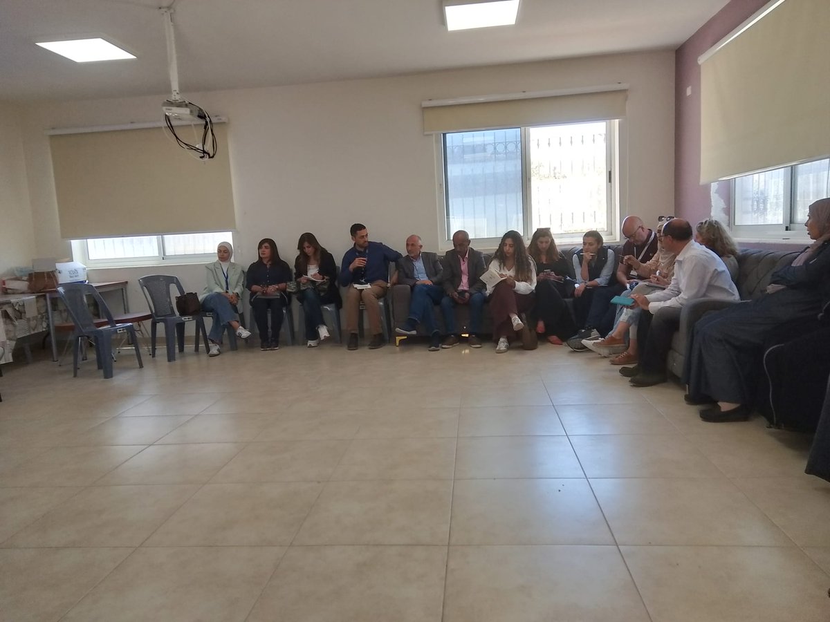 اجتماع تشاوري بمشاركة مؤسسة أدوار للتغيير الاجتماعي مع المنظمات الدولية لهيئات الأمم المتحدة، ونساء من منطقة دار صلاح، وذلك لمناقشة الواقع المعيشي والاحتياجات الأساسية للنساء.