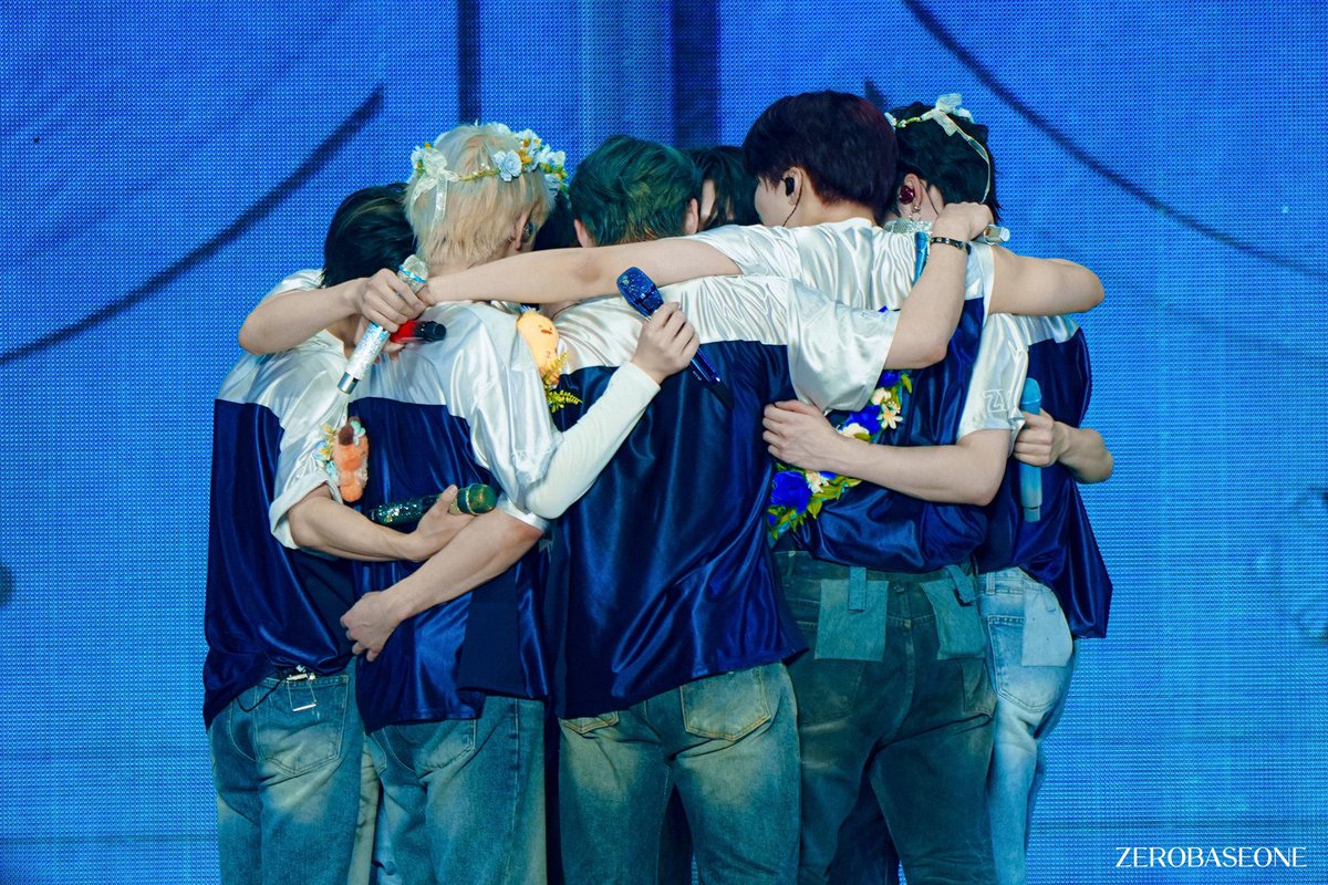 jiwoongiez's tweet image. i love you forever my zerobaseone 🤍