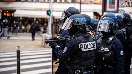 Benoît Briatte (@benoit_briatte) on Twitter photo Merci aux forces de l’ordre, mobilisées sans relâche hier soir à l’issue de la finale, et à nouveau aujourd’hui pour sécuriser la parade sur les Champs-Élysées.
La <a href="/MutuelleMGP/">La MGP - la mutuelle des forces de sécurité</a> reste aux côtés de celles et ceux qui veillent, avec constance et détermination, à la protection de Merci aux forces de l’ordre, mobilisées sans relâche hier soir à l’issue de la finale, et à nouveau aujourd’hui pour sécuriser la parade sur les Champs-Élysées.
La <a href="/MutuelleMGP/">La MGP - la mutuelle des forces de sécurité</a> reste aux côtés de celles et ceux qui veillent, avec constance et détermination, à la protection de