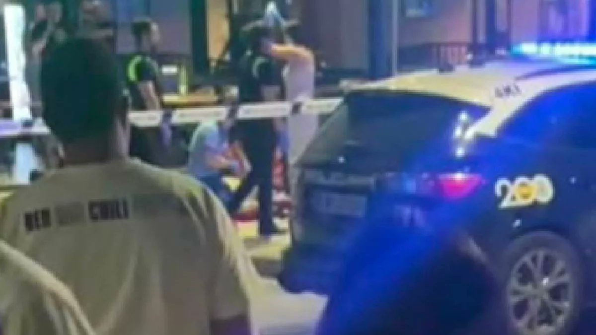 Two Brits shot dead in holiday hotspot resort as 'masked men' open fire on bar
mirror.co.uk/news/world-new…