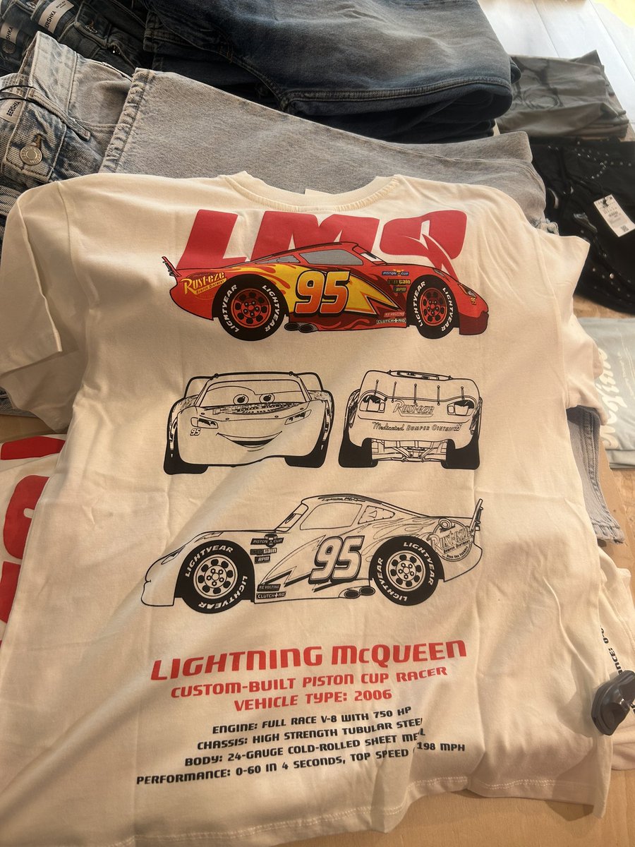 şahsi oğlanım olsaydı cebimdeki son yemek paramla bu tişörtü ona alırdım
iyi ki yok amk aç mı kalsaydım bi de