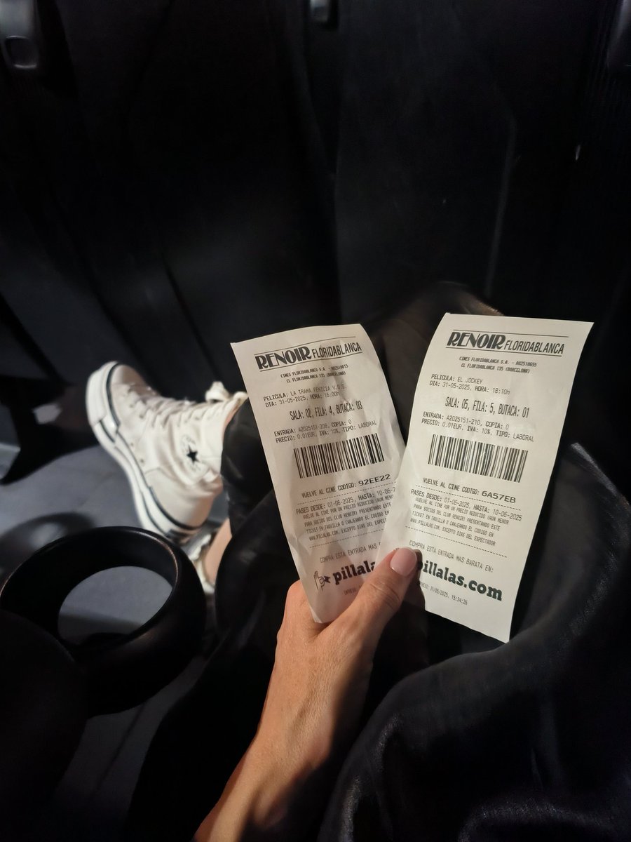 Sesión doble ayer:
The Phoenician scheme
El Jockey