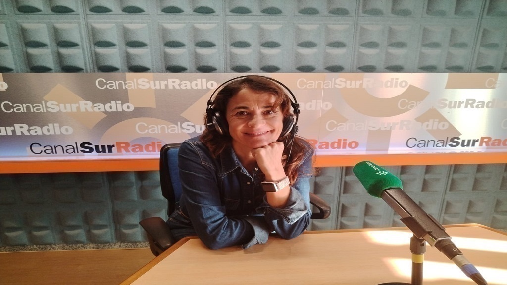 Gente de Andalucía (@genteandalucia) on Twitter photo Sección Tecnológica' con María José Escalona👩💻👩💻
<a href="/mjescalonac/">Maria Jose Escalona</a> nos pregunta '¿Nos espían?'🧐🤨
🗣️<a href="/PepeDaRosa1/">Pepe Da-Rosa</a> <a href="/AnaCarvajalMore/">Ana Carvajal Moreno</a> en <a href="/CanalSurRadio/">Canal Sur Radio</a> 📻
👉 canalsur.es/multimedia.htm… 👈 Sección Tecnológica' con María José Escalona👩💻👩💻
<a href="/mjescalonac/">Maria Jose Escalona</a> nos pregunta '¿Nos espían?'🧐🤨
🗣️<a href="/PepeDaRosa1/">Pepe Da-Rosa</a> <a href="/AnaCarvajalMore/">Ana Carvajal Moreno</a> en <a href="/CanalSurRadio/">Canal Sur Radio</a> 📻
👉 canalsur.es/multimedia.htm… 👈