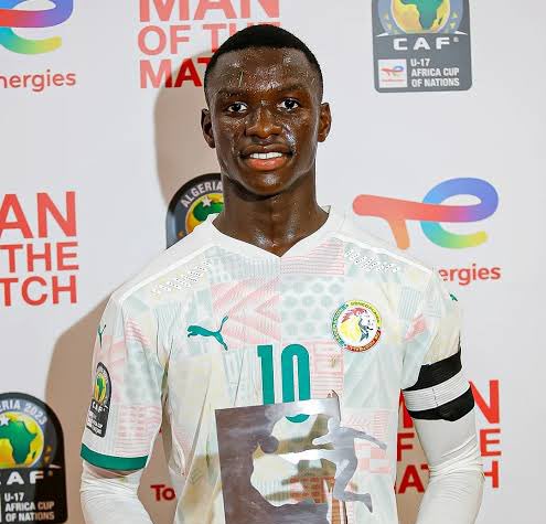 Fabrizio Romano (@fabrizioromano) on Twitter photo 🚨🟡🔵 Fenerbahçe have agreed deal to sign Amara Diouf, one of the best talents in Africa.
Negotiations at final stages for a player who was in the list of several clubs and he’s joining Fener, as per <a href="/yagosabuncuoglu/">Yağız Sabuncuoğlu</a>. 🚨🟡🔵 Fenerbahçe have agreed deal to sign Amara Diouf, one of the best talents in Africa.
Negotiations at final stages for a player who was in the list of several clubs and he’s joining Fener, as per <a href="/yagosabuncuoglu/">Yağız Sabuncuoğlu</a>.