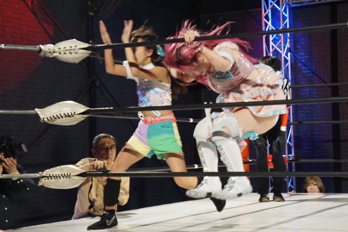 「アイスリボン1423」第一試合-1
〇しのせ愛梨紗(飛鳥プロレス) (5:35 てぃーかっぷろーる) ✕りこ
#iceribbon #飛鳥プロレス #はっぴぃかめら