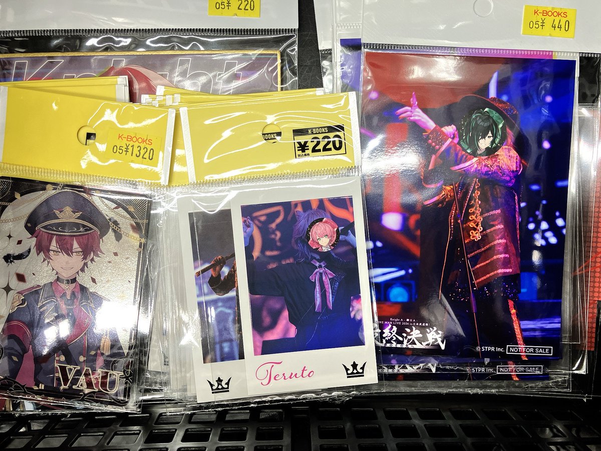 入荷情報】 KnightX 騎士X / KnightA 騎士A ランダム缶バッジ アクキー