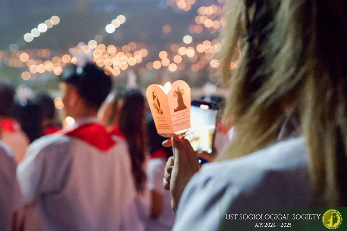USTSOCIOSOC's tweet photo. Bacc-2-Bacc Bacc Mass! 🌿✨

Not a farewell, but a new beginning. ProgreSosyo 2025 steps forward with hope and gratitude.

#BaccMass2025 
#ProgreSosyo2025 
#ONESOCIOLOGY

Photos by: Ronald Maginit, Gian Fabian, &amp; Kirsten Ele

Post-processing by: Ronald Maginit

RSO-B-24-25-60 https://t.co/GjhTRbmC3M