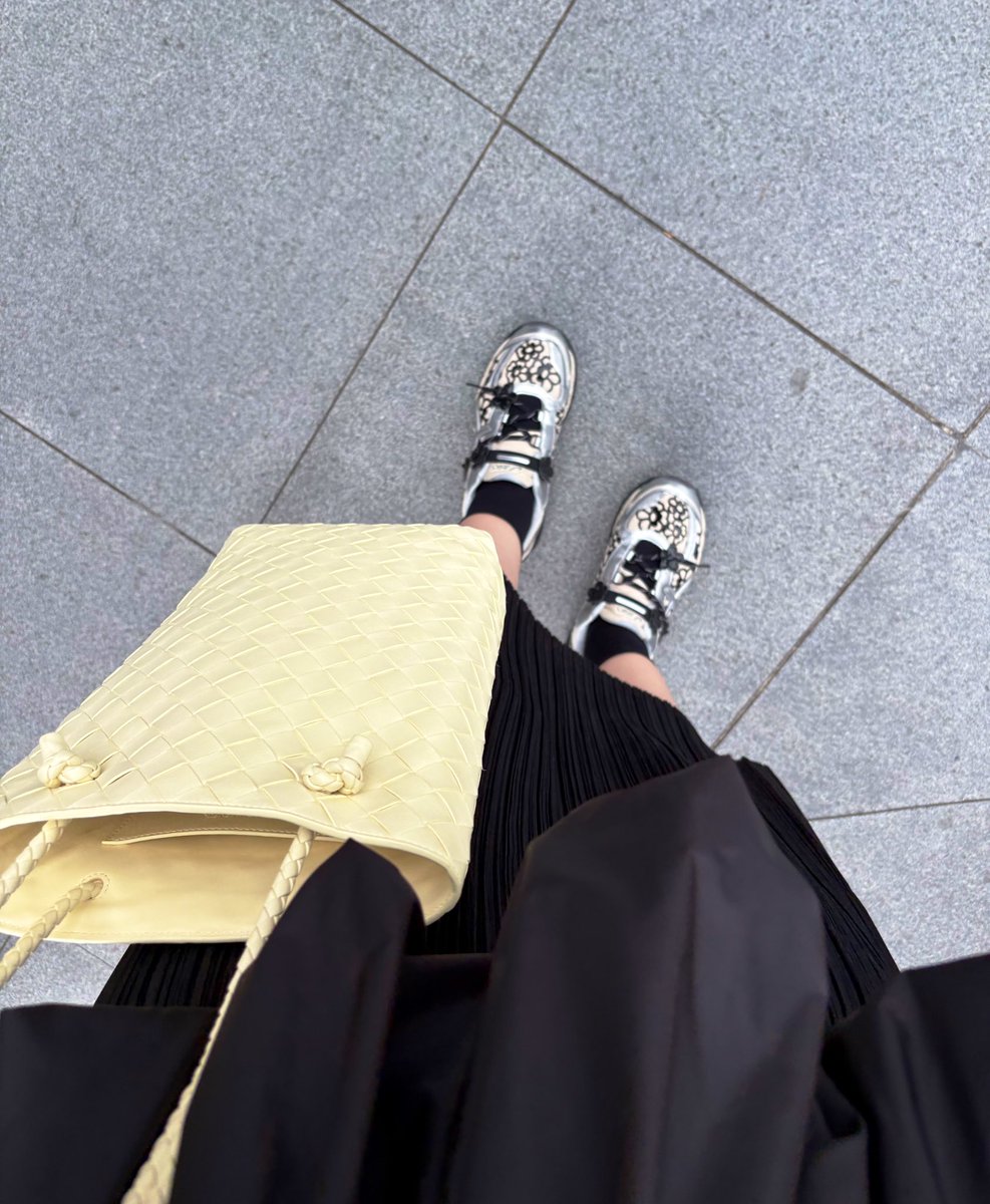 autunn0's tweet image. 5月もオム(フレアパンツ)でしたが、6月もオム(ショート丈トップス)にしました。