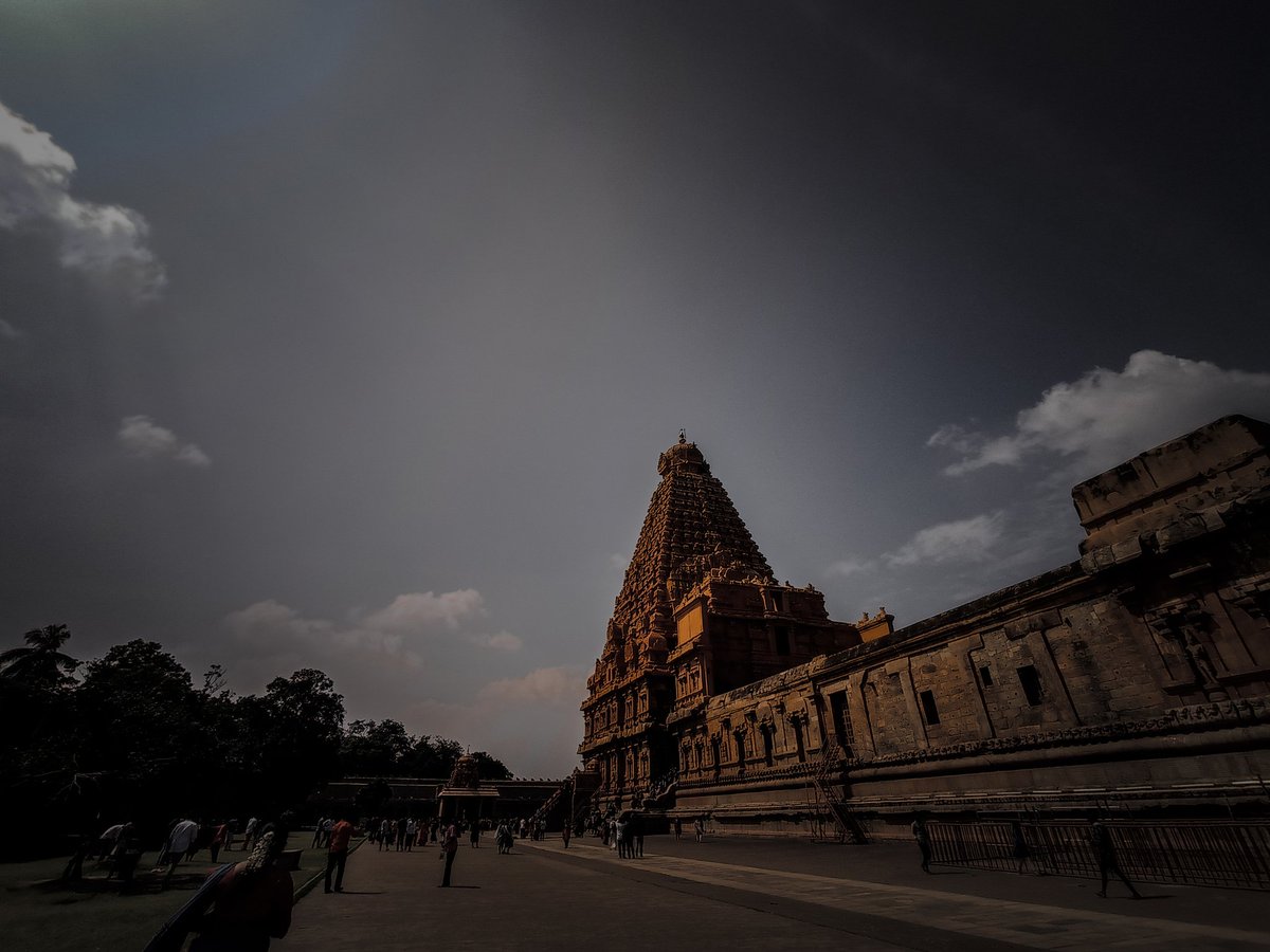 Vidhiyasb's tweet photo. Thanjavur temple 

Redmi note 9 + lightroom https://t.co/seenmIzkfV