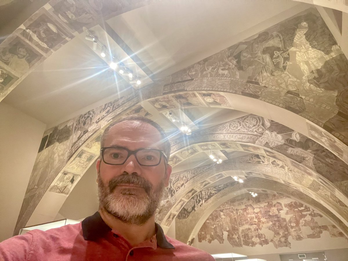 Avui, mentre visitava les joies de l’art romànic del MNAC, he decidit posar-me a disposició de qualsevol persona que s’enfronti a l’intent d’executar l’absurda sentència que destruiria les pintures de Sixena, per tal que gaudeixi de franc de la millor defensa jurídica possible.