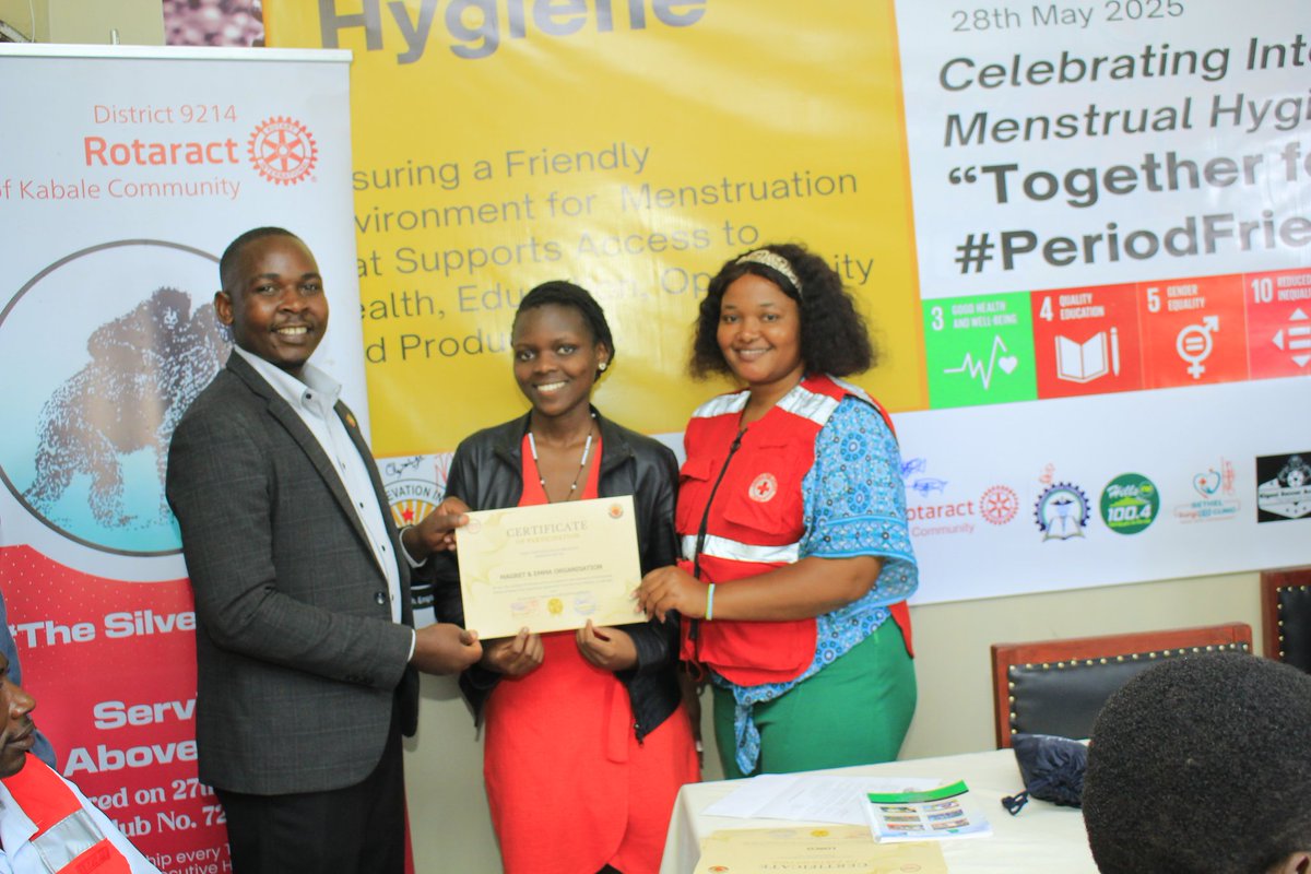 YouthElevationi's tweet photo. Participants honer certificates of participation in the celebration of International Menstrual Hygiene Day Symposium organized by YEI supported by @CouldyouCup a leading organization in addressing menstrual poverty in most rural communities in Africa. #periodfriendlyworld https://t.co/kYmtdwG9Tl