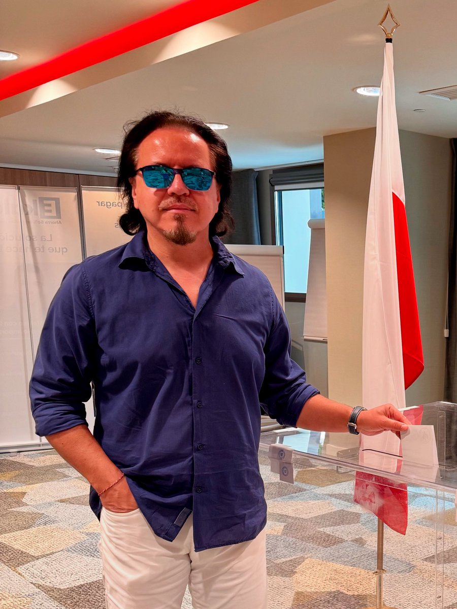 Patriotyczny obowiązek spełniony. Teraz w napięciu oczekiwać będziemy wyników. Niezależnie od ostatecznych rezultatów, znajdźmy w sobie pokłady empatii, aby to nasze “przepołowienie” nie było przyczynkiem do kolejnej narodowej tragedii, ku uciesze odwiecznego wroga. 🇵🇱🤝🇪🇺❤️