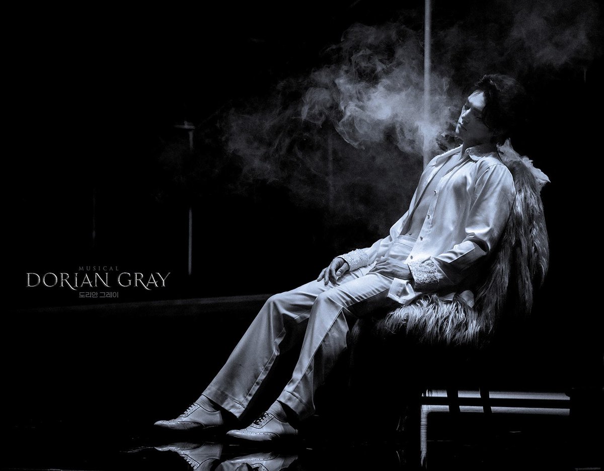 Robinjskim's tweet photo. #DORIANGRAY
전지적 로빈시점 #10
#로빈킴이간다.도리안그레이편
무대&amp;백스테이지 
2막의 도리안과 배질

#도리안그레이 #윤소호 #손유동
#Photographedbyrobinkim https://t.co/pRwm8qbOpi