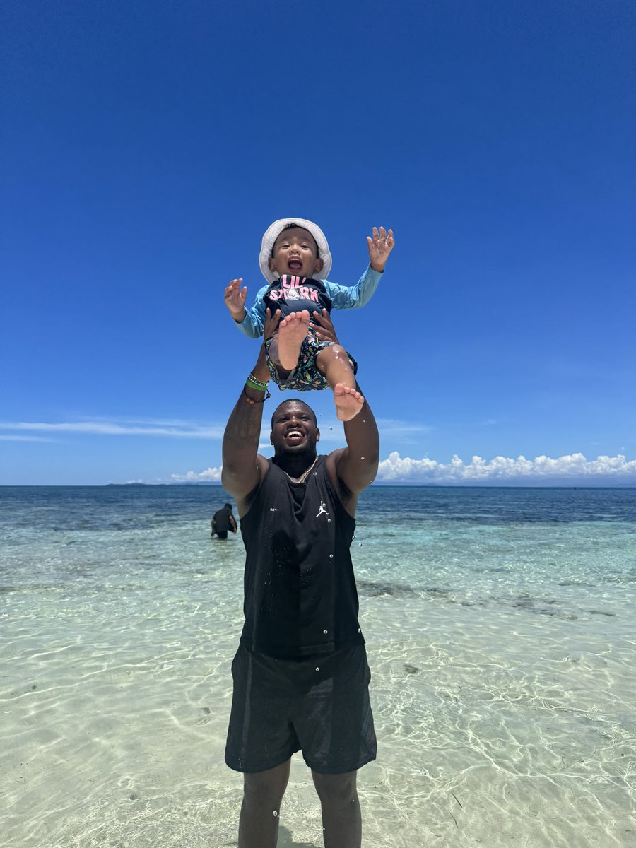 CoachTrevonte's tweet photo. My son enjoying his second home 🇵🇭 https://t.co/vEBs3ohXfG