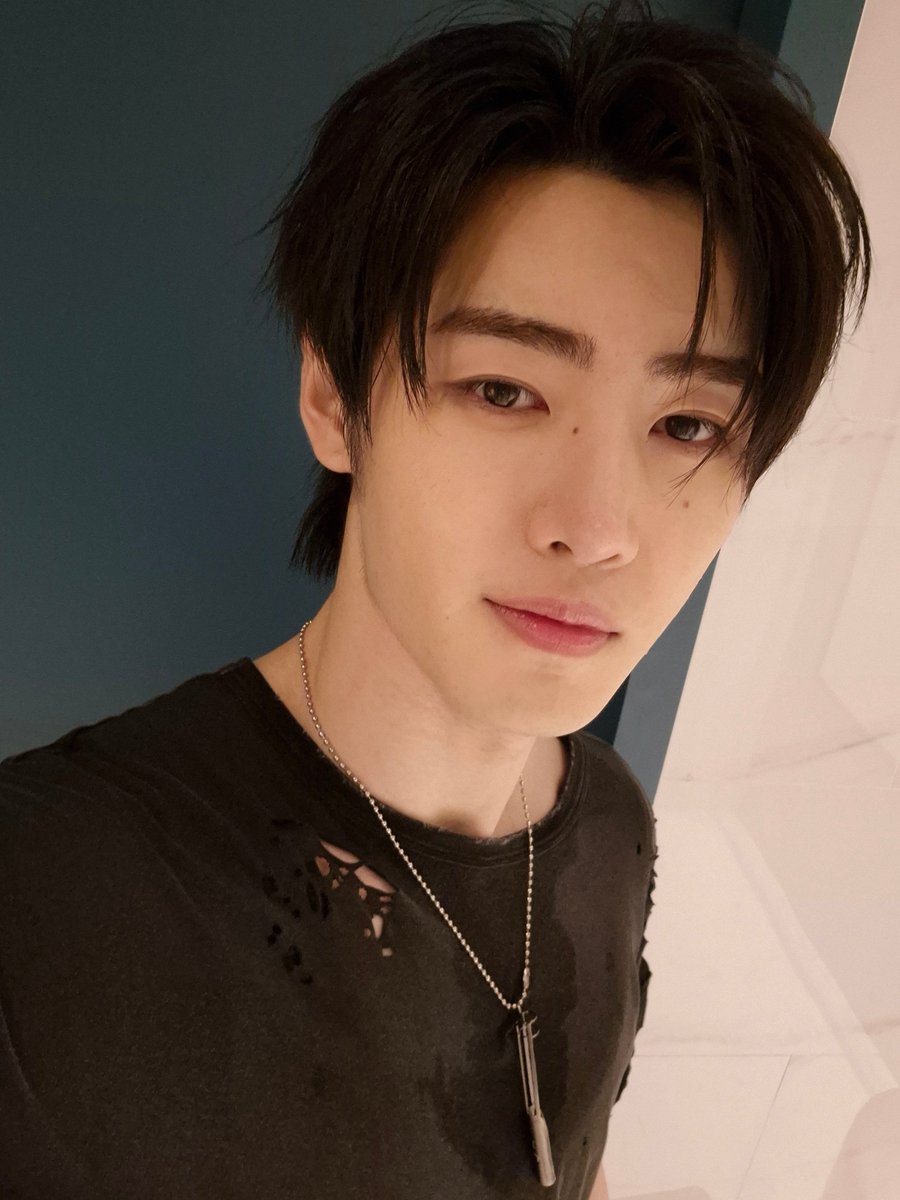 Byeol_ICE's tweet image. 위버스 #성훈 #SUNGHOON (1/2)

🍙: 🎤

위버스콘 성훈이다!!!!