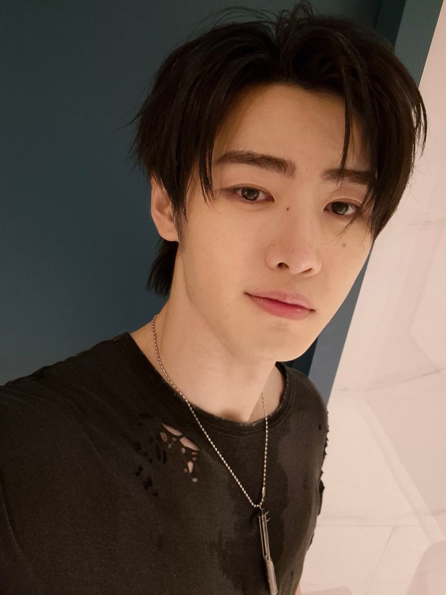 Byeol_ICE's tweet image. 위버스 #성훈 #SUNGHOON (1/2)

🍙: 🎤

위버스콘 성훈이다!!!!