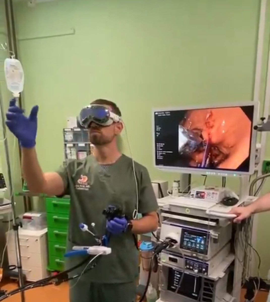 Lumír Kunovský (@lumirkunovsky) on Twitter photo 🇨🇿💫 First endoscopic #gastric remodelation 🔥
➡️ w/ #Apple Vision Pro 🥽 🍏 done in #Czech Republic❗️
💥 Well done, <a href="/KralJan/">Jan Král</a>❗️👏
🔮 Extended #reality meets #GI for next-level precision 🧠🦾
🟣 <a href="/EndoscopyNow/">EndoscopyNow</a>
🟢 <a href="/GIscope_updates/">EUS & ERCP Master</a>
🔵 <a href="/Innov_Medicine/">The Innovation | Medicine</a>
🟡 <a href="/imedverse/">Top Biomedical Science</a>
🔴 #GITwitter 🇨🇿💫 First endoscopic #gastric remodelation 🔥
➡️ w/ #Apple Vision Pro 🥽 🍏 done in #Czech Republic❗️
💥 Well done, <a href="/KralJan/">Jan Král</a>❗️👏
🔮 Extended #reality meets #GI for next-level precision 🧠🦾
🟣 <a href="/EndoscopyNow/">EndoscopyNow</a>
🟢 <a href="/GIscope_updates/">EUS & ERCP Master</a>
🔵 <a href="/Innov_Medicine/">The Innovation | Medicine</a>
🟡 <a href="/imedverse/">Top Biomedical Science</a>
🔴 #GITwitter