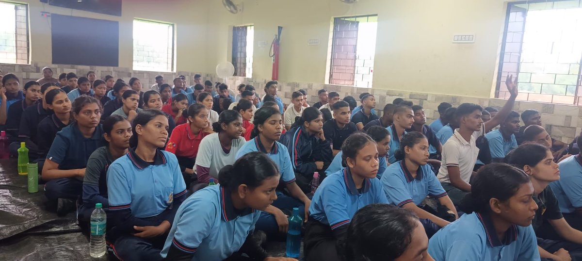 Directorate General of Recruiting - Indian Army (@directoratertg) on Twitter photo Empowering the Youth: ARO Cuttack Outreach in Bhadrak, Odisha
An impactful Outreach Program was conducted by ARO Cuttack under HQ Rtg Zone Kolkata during the Annual <a href="/HQ_DG_NCC/">National Cadet Corps</a> NCC Camp of 7 (Odisha) Bn at Govt High School, Dahpaniya, Tihidi, Bhadrak on 29 May 2025.
🔹 Key Empowering the Youth: ARO Cuttack Outreach in Bhadrak, Odisha
An impactful Outreach Program was conducted by ARO Cuttack under HQ Rtg Zone Kolkata during the Annual <a href="/HQ_DG_NCC/">National Cadet Corps</a> NCC Camp of 7 (Odisha) Bn at Govt High School, Dahpaniya, Tihidi, Bhadrak on 29 May 2025.
🔹 Key