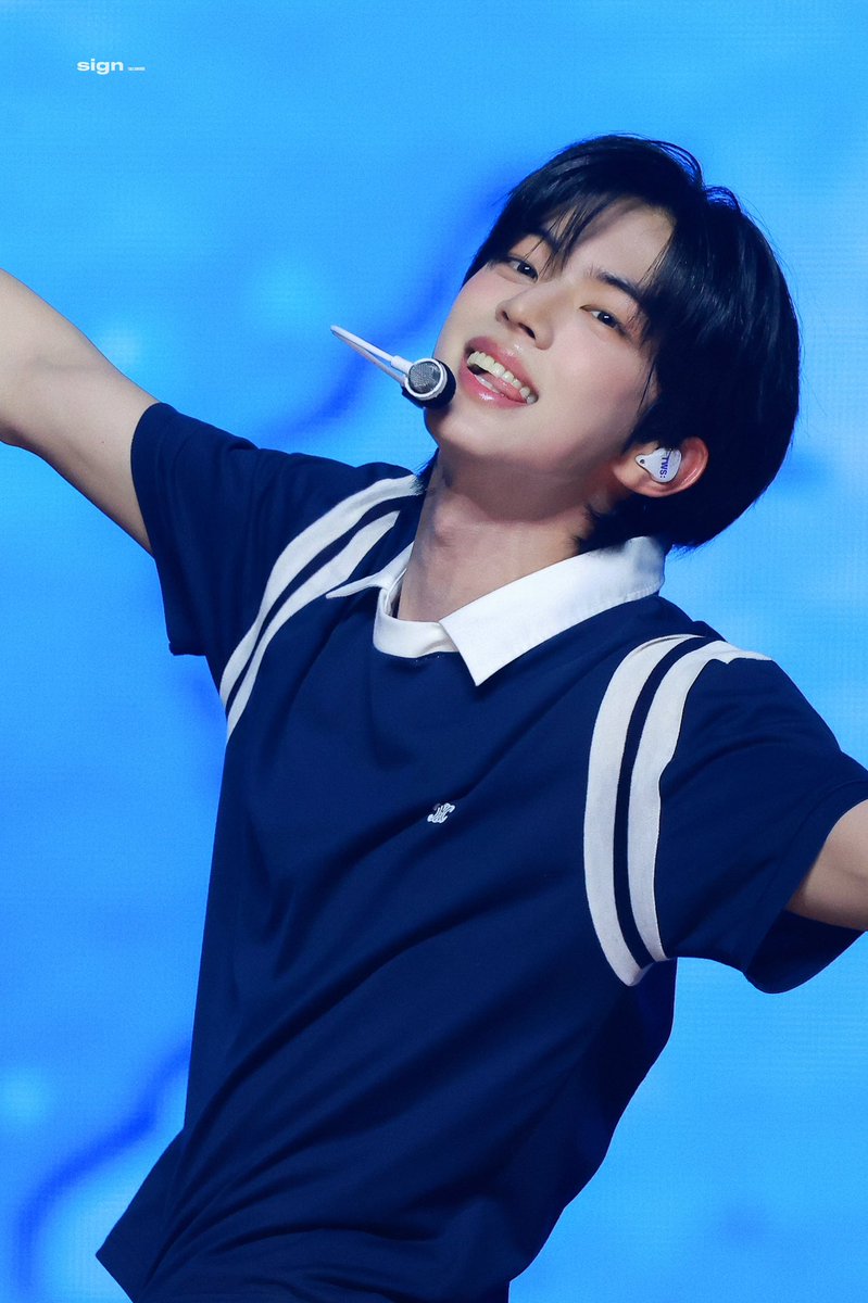 𝘀𝗶𝗴𝗻 tweet media