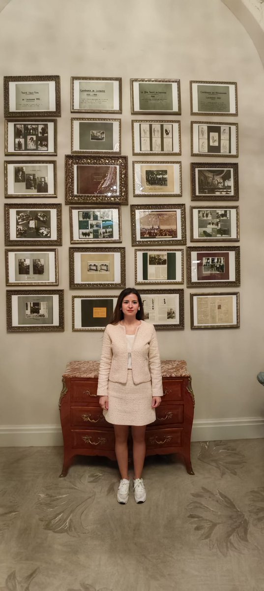 Lozan'da Lozan anlaşmasının imzalandığı tarihi mekanda bulundum. Tarihimize dair arşiv niteliğinde fotoğraf ve belgeleri inceledim. Gerçekten değişik bir duygu. Konu hakkında yayın hazırlamayı düşünüyorum.