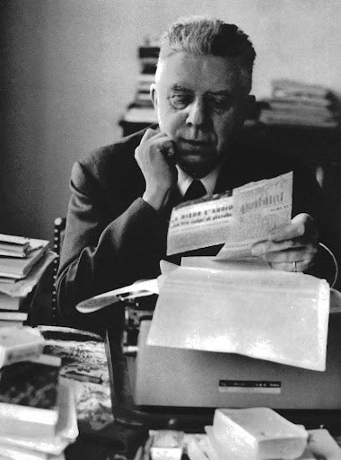 Alex_Monaco's tweet photo. “Solo gli isolati comunicano.”
Eugenio Montale https://t.co/10EerU9TuY