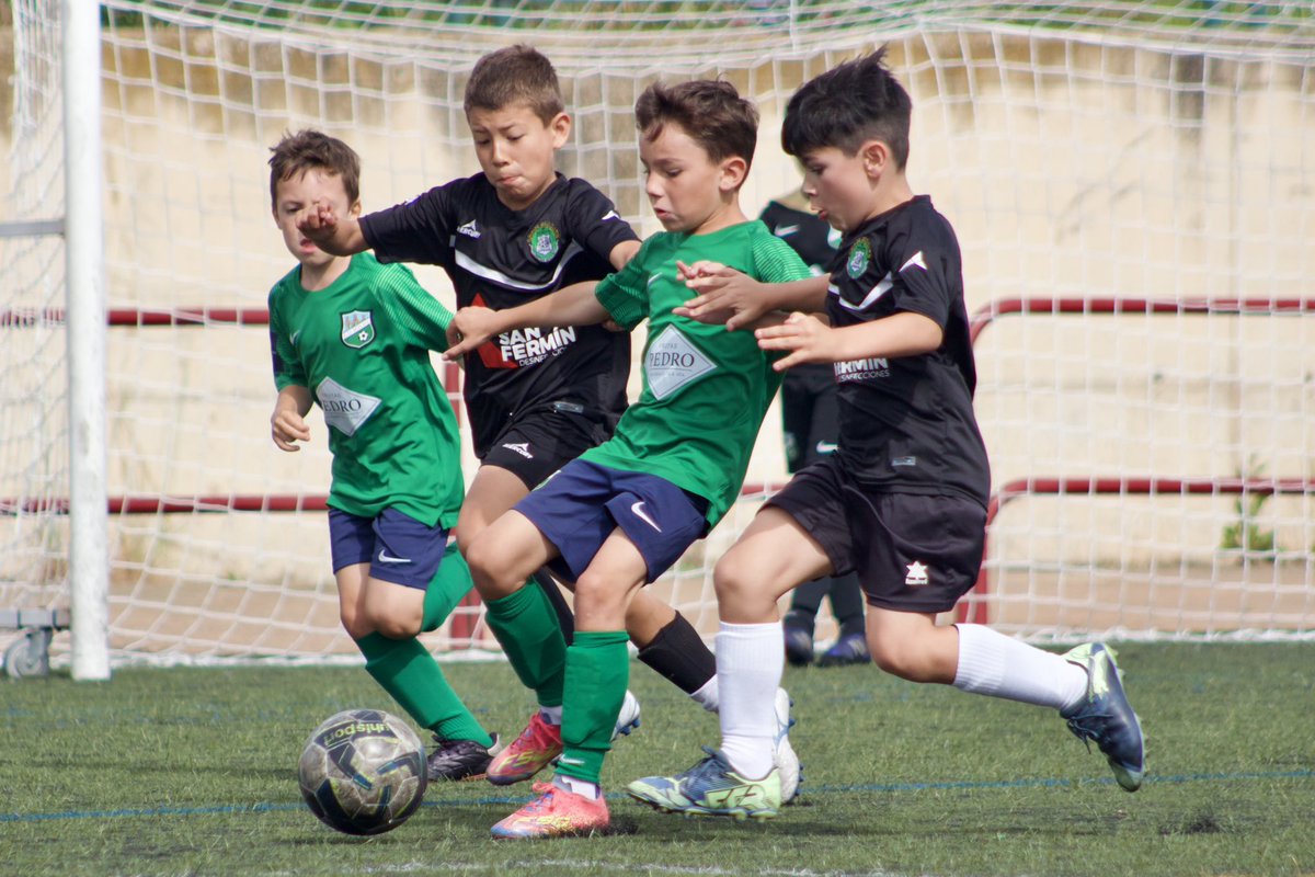 ComillasCF's tweet photo. No es un torneo, ES UN TORNEAZO🤯

Lo que estamos viviendo hoy… podríamos definir esta jornada de fases finales como… EMOCIONANTE✨

Sigue nuestra cuenta para poder ver todas las imágenes y no te pierdas ninguna novedad! Pincha en el enlace y síguenos: 
https://t.co/zJocUuuqOy https://t.co/OXtNRwS4hA