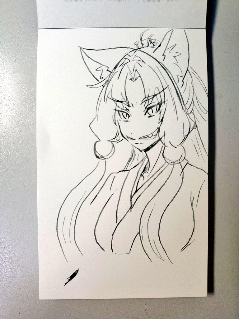 治った万年筆でザザッとラクガキ

ミッドナイトブルーのインクは濃いめの灰色って感じなのね
真っ黒じゃないの新鮮かも 