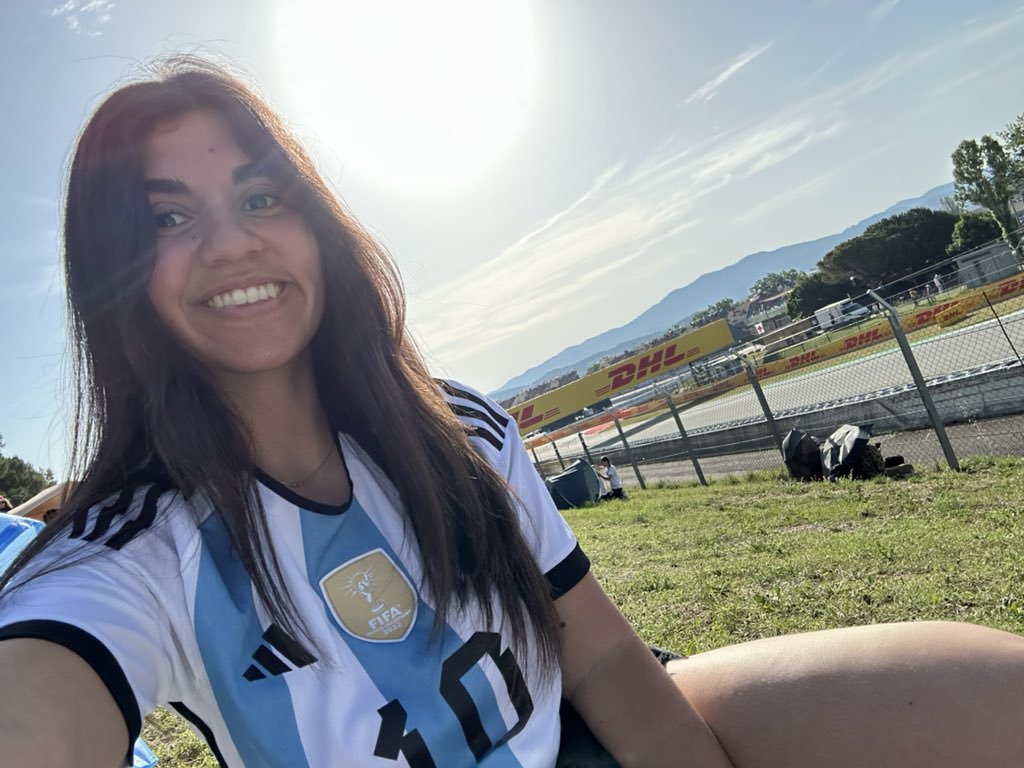 camilacamp95's tweet photo. Domingo de F1 #Colapinto https://t.co/450pDERHo6