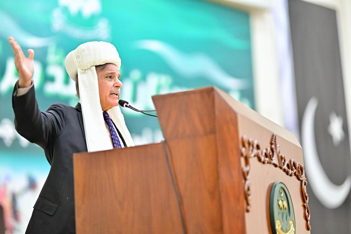 GovtofPakistan's tweet image. Prime Minister Muhammad Shehbaz Sharif {@CMShehbaz} and Chief of Army Staff Field Marshal Syed Asim Munir addressed a Grand Jirga of tribal elders at the Zehri Auditorium in Quetta.