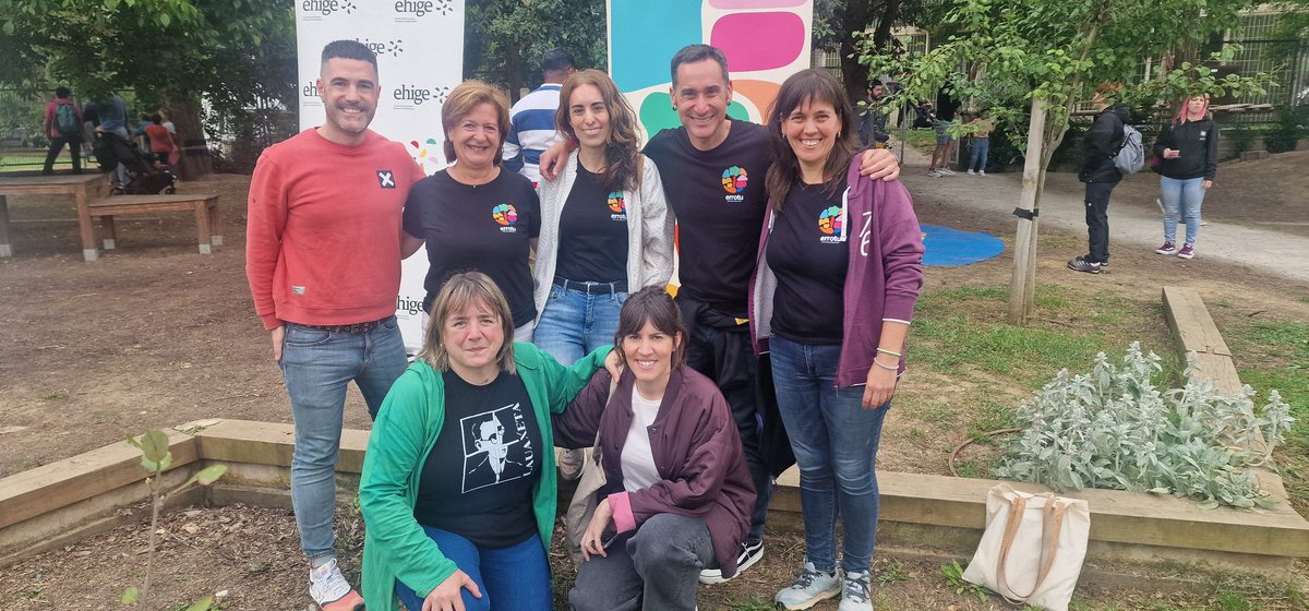 Urduñara etorri gara Euskal Eskola Publikoaren festara. Publikoa dena denona delako. Hezkuntza Komunitatean #ERROTU sendo hazteko!

Gaur Urduñan garrantzi berezia eman zaio tokiko elikagaiak eskoletan erabiltzeko beharrari. Urduñako egitasmo eredugarria erreferentzia bat da!