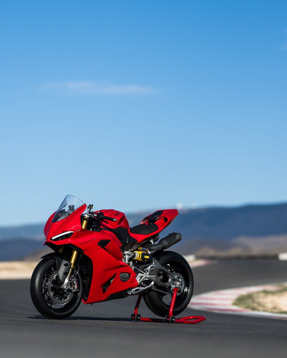 ãã¥ã«ãã£ãžã£ãã³æ ªåŒäŒç€Ÿ (@ducati_japan) on Twitter photo ãåŸ
æã®Panigale V2 Sããã¥ãŒãã§ã¢æ±ºå®ã6/21(å)ãã
æ°ãã«æèŒããã890cc ã®V2ãšã³ãžã³ããå§åçãªã¬ã¹ãã³ã¹ãšä¿æãªå éãå®çŸãã軜éãã€çŽæçãªæäœæ§ãæŽç·Žããããã¶ã€ã³ããµãŒãããããå
¬éãŸã§èªåšã«å¿ããé«ãããã©ãŒãã³ã¹ãåããæ°åããã¬ãŒã¬ V2 ãåŸ
æã®Panigale V2 Sããã¥ãŒãã§ã¢æ±ºå®ã6/21(å)ãã
æ°ãã«æèŒããã890cc ã®V2ãšã³ãžã³ããå§åçãªã¬ã¹ãã³ã¹ãšä¿æãªå éãå®çŸãã軜éãã€çŽæçãªæäœæ§ãæŽç·Žããããã¶ã€ã³ããµãŒãããããå
¬éãŸã§èªåšã«å¿ããé«ãããã©ãŒãã³ã¹ãåããæ°åããã¬ãŒã¬ V2