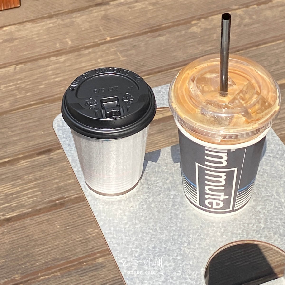 오늘 카페 - oneun cafe tweet media