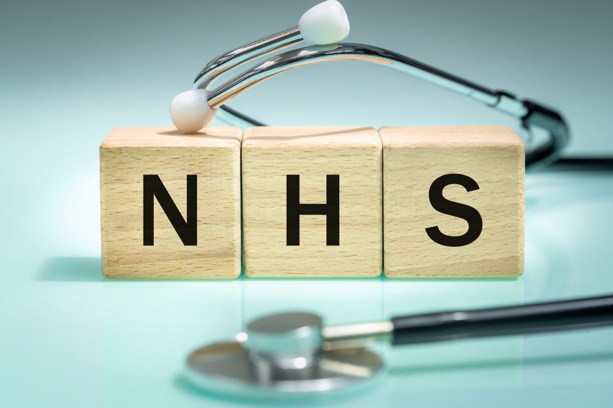 Interested in working in the #NHS but unsure which is the right career path for you?

Answer a few easy questions to find out which of the many roles available you are best suited to.

Start your NHS career here ow.ly/4cJp50VZaAw

#JobsInHealth
