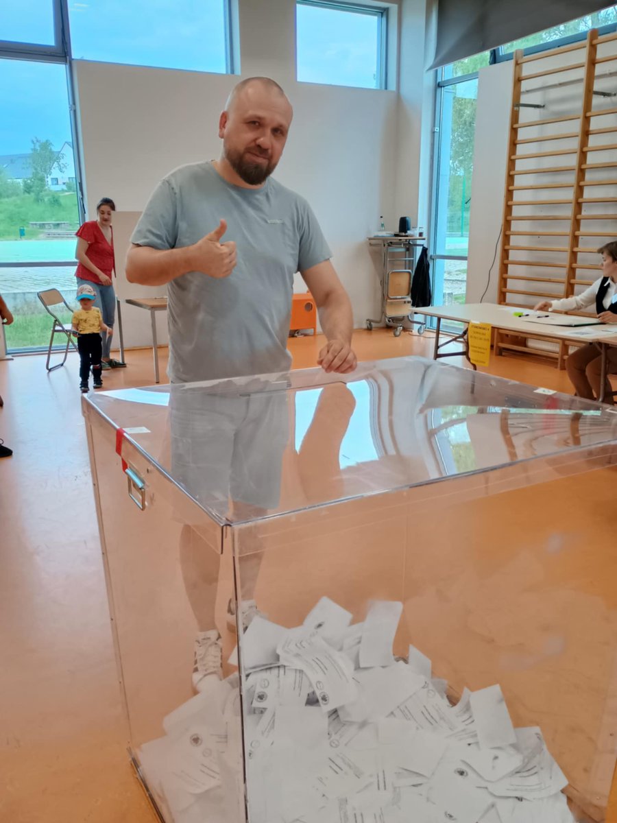 Głos oddany 🗳️ Polecam serdecznie wszystkim spacer do lokalu wyborczego 👍

#IdziemyNaWybory #frek