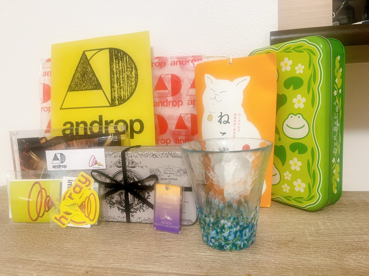 andr0p_neko's tweet photo. 名古屋楽しかった〜！！
念願のICE聴けてほんと嬉しい
グラスも買えたし、お友達から誕生日プレゼントも貰えて🥰🥰🥰 https://t.co/maw6JxQJ3m