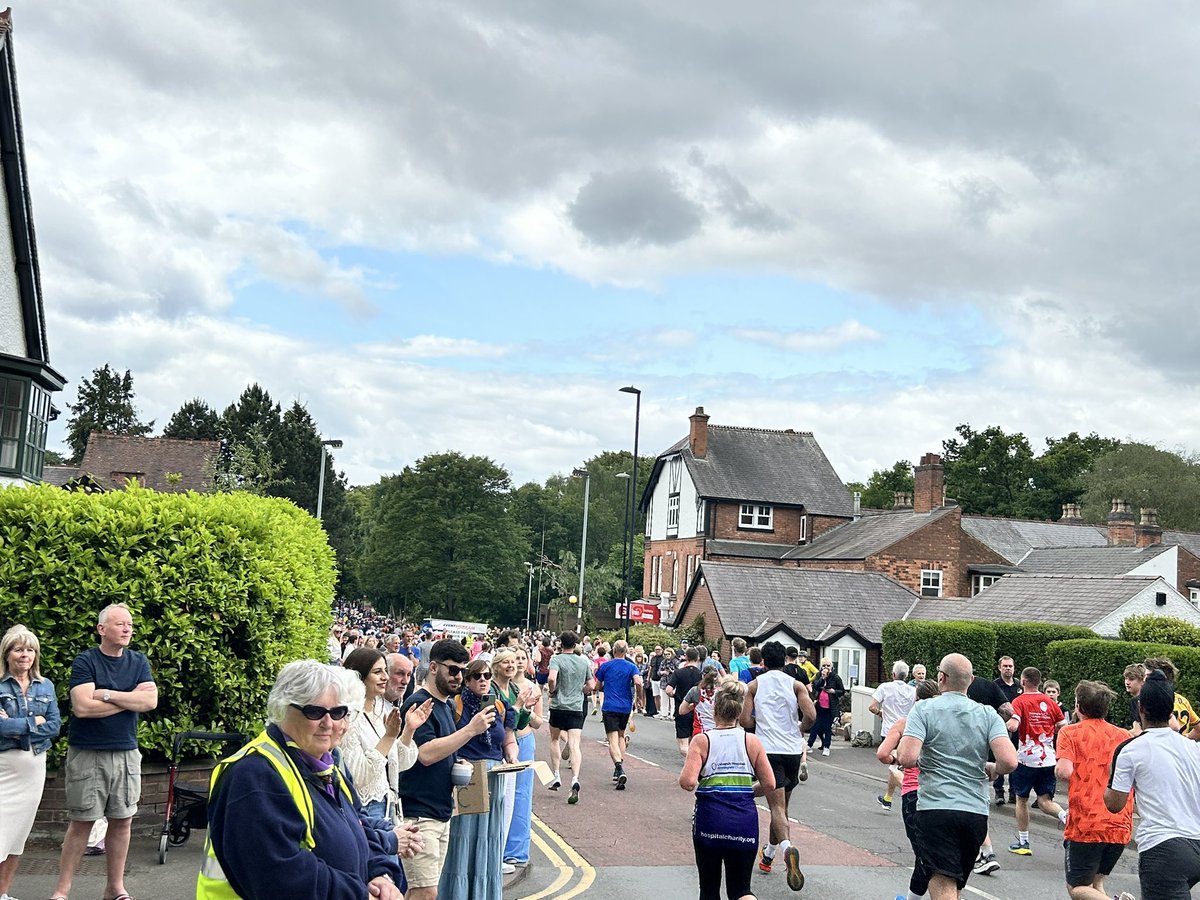 SusieTime's tweet image. #suttonfunrun spot yourselves