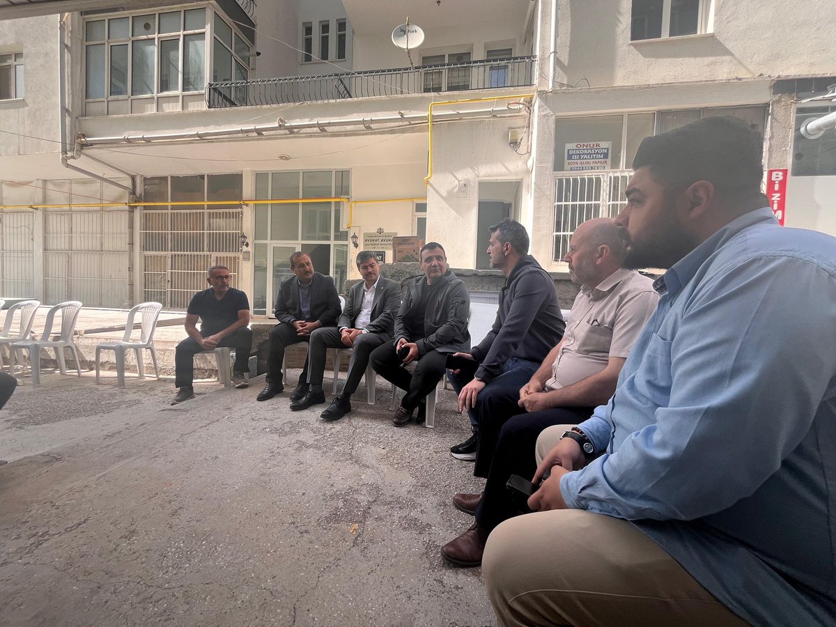 📍Kırşehir 

Doç. Dr. Bahadır Gülbahar  ve Albay İskender Gülbahar’ın  kıymetli babalarının vefatı dolayısıyla taziye ziyaretinde bulunduk. 

Merhuma Allah’tan rahmet, Gülbahar ailesine sabır ve başsağlığı diliyorum.
#Kırşehir #AKParti