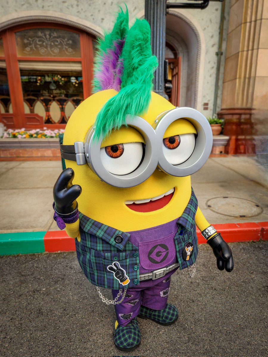 banachan0503's tweet image. 自慢のモヒカンをかきあげながらご挨拶してくれるデイブさん😃
#ミニオン #USJファン