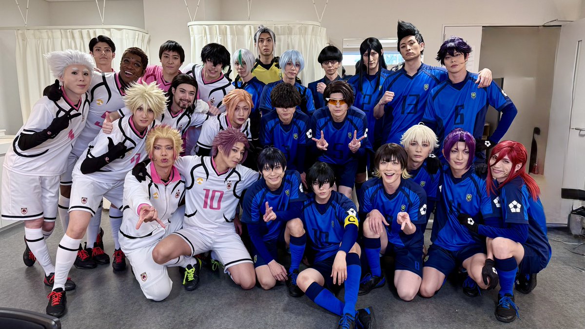 舞台『ブルーロック』4th STAGE⚽️
全20公演みんなで駆け抜けました！

ご来場、配信のご視聴、応援してくださった皆様、本当にありがとうございました！

ひとまずお礼の投稿です！
落ち着いたらまた配信しますね🐝
楽しかったー！！

#ブルステ
#ブルーロック
#BlueLock
#エゴい