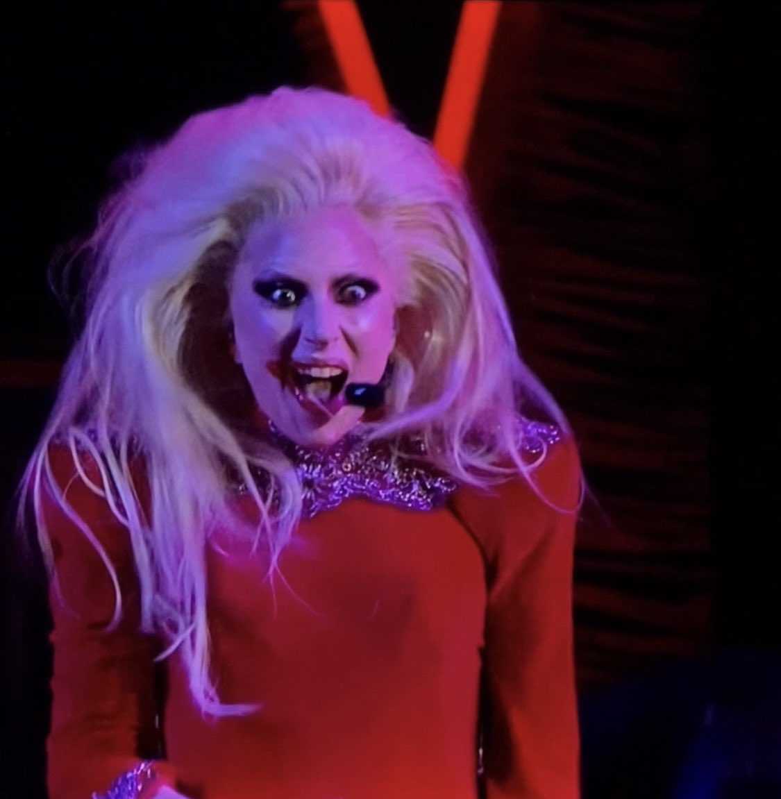 bxshell_'s tweet image. got an unreal trap pump but the lighting/weird iphone camera auto settings aren’t showing it in photos