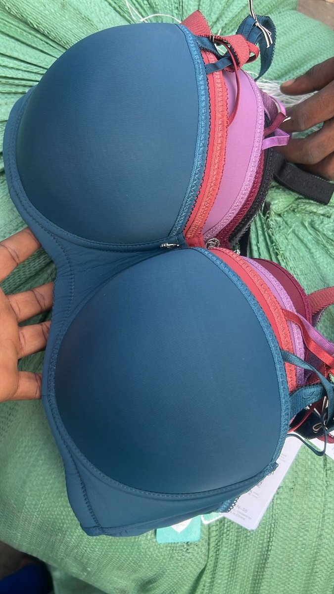 <a href="/IyaAfrah/">Iya Afrah 🧡</a> I sell affordable luxury I unisex essentials, A patronage will convince you 💯