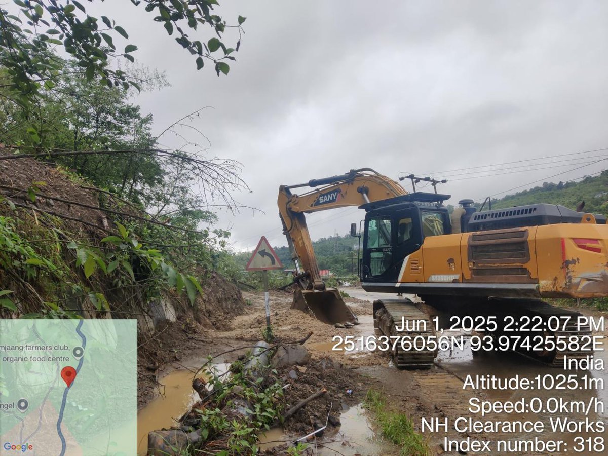 NELiveTV's tweet image. Manipur: Mudslide Hits Kangpokpi-Senapati Route

#Manipur #mudslides #rain #northeast #northeastlive