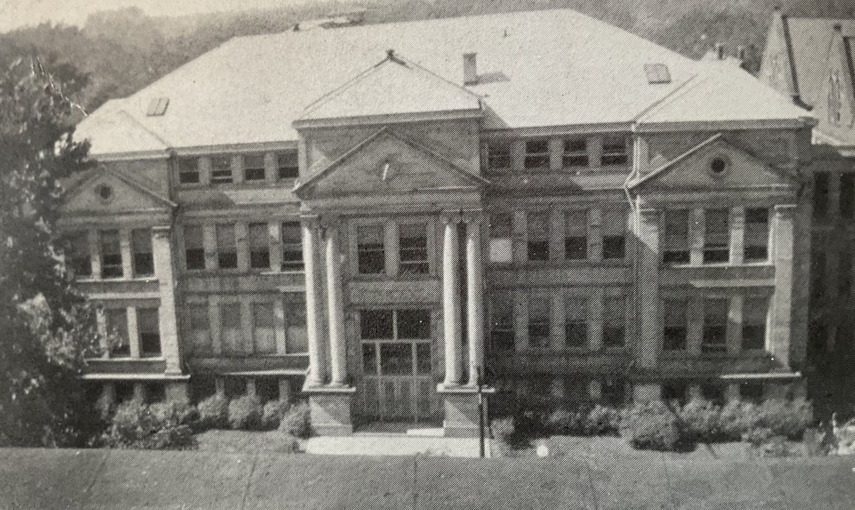 Evan Massey (@masseybball) on Twitter photo The old Galesburg HS, the old Churchill JH, and Steele Gym- quite a block in downtown Galesburg. <a href="/mfmass/">Mark Massey</a> <a href="/WGILNews/">WGIL News</a> <a href="/JayDRedfern/">Jay Redfern</a> <a href="/Galesburg_HS/">Galesburg Junior/Senior High School</a> <a href="/StreaksAD/">StreaksAD</a>
masseybasketball.blogspot.com/2025/05/streak… The old Galesburg HS, the old Churchill JH, and Steele Gym- quite a block in downtown Galesburg. <a href="/mfmass/">Mark Massey</a> <a href="/WGILNews/">WGIL News</a> <a href="/JayDRedfern/">Jay Redfern</a> <a href="/Galesburg_HS/">Galesburg Junior/Senior High School</a> <a href="/StreaksAD/">StreaksAD</a>
masseybasketball.blogspot.com/2025/05/streak…