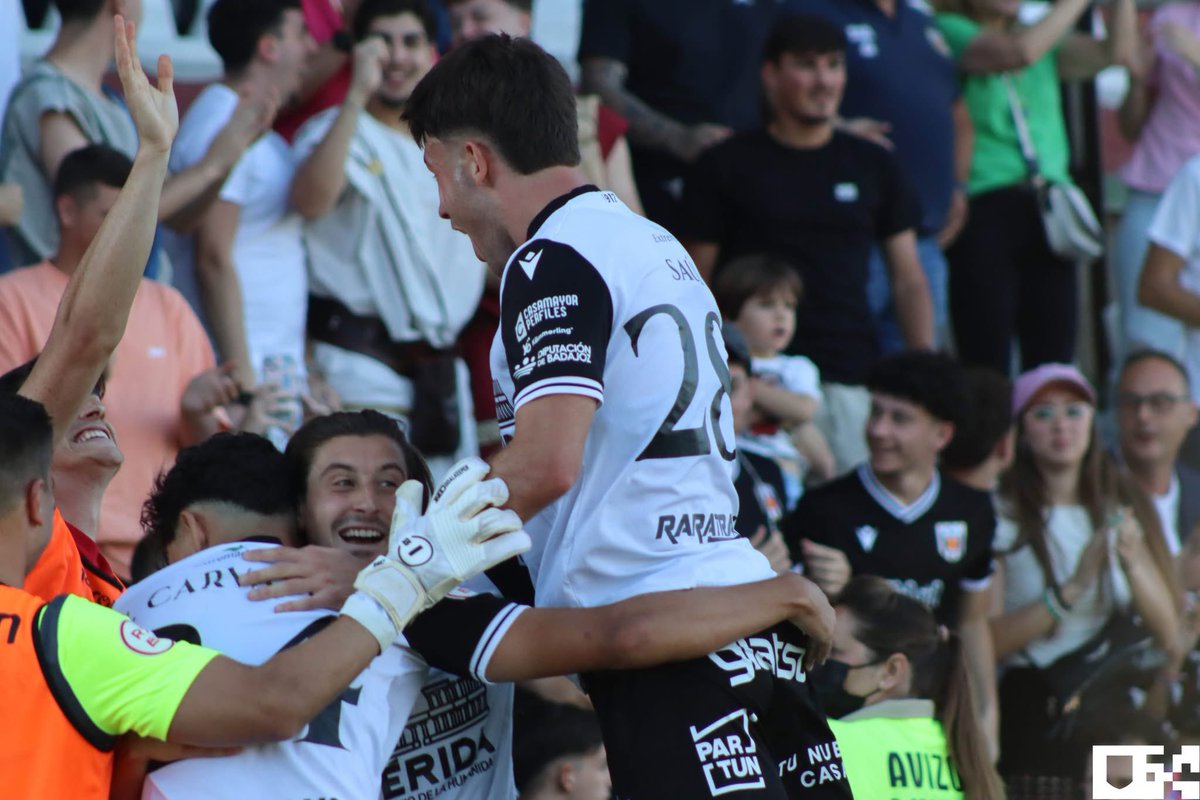 ✅ Yo lo deseo
✅ Tú lo deseas
✅ Él/Ella lo desea
✅ Nosotros/as lo deseamos
✅ Vosotros/as lo deseáis 

❌ Ellos/as… ¡NO LO DESEAN MÁS QUE NOSOTROS!