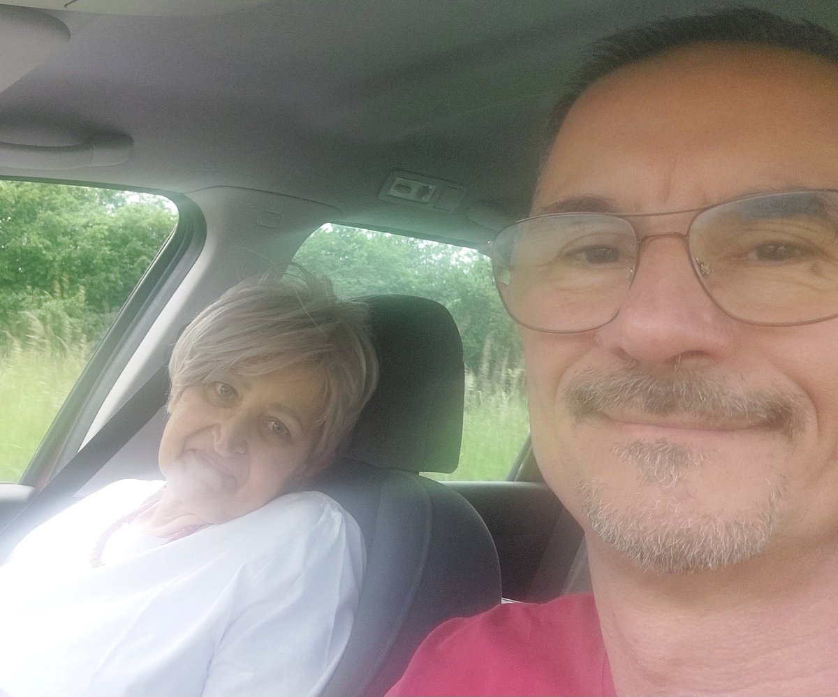 Nie było łatwo, mimo że mamy nie daleko, to była męcząca wyprawa.
Bardzo słaba Łotrowa dała radę zagłosować w swoich ostatnich wyborach. 
#IdziemyNaWybory 
nawet #rakpiersi nas nie zatrzyma