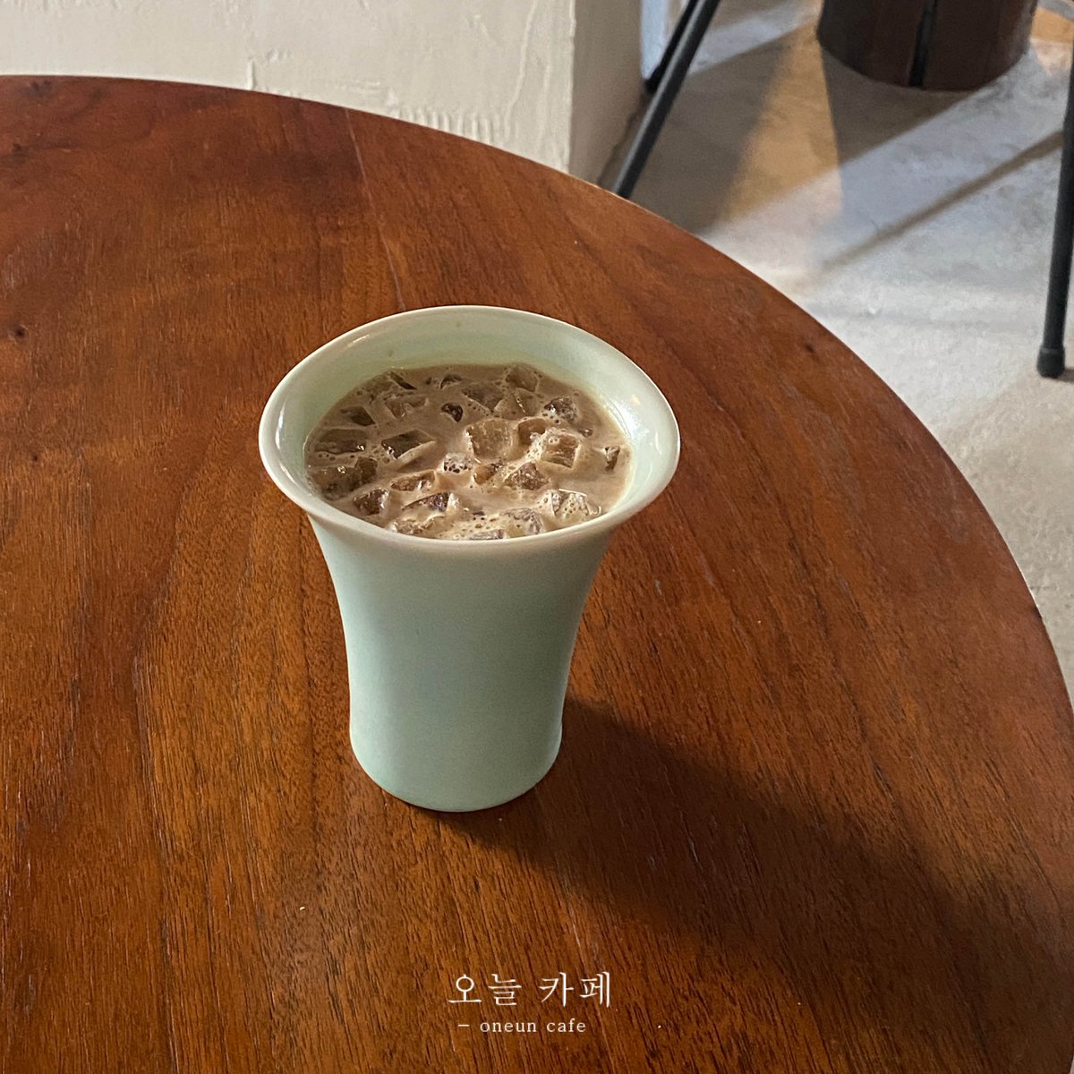 오늘 카페 - oneun cafe tweet media