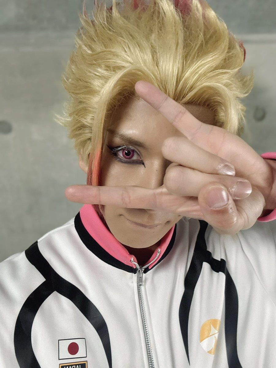 舞台『ブルーロック』4th STAGE 
全試合終演致しました。

ここまで駆けてこれた道筋に
感謝の気持ちでいっぱいです。

生命活動の爆発　楽しかった
そして最高にエグいパスを有難う

またスタジアムで会える事を願って。

🐉😈　

#ブルーロック
#ブルステ