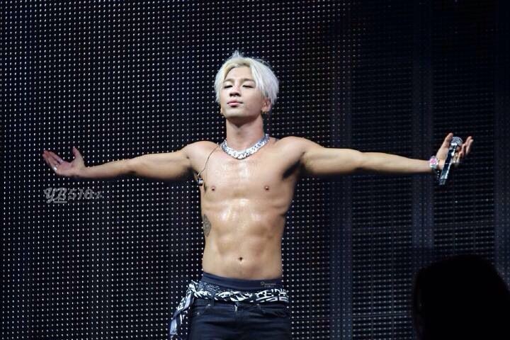 tepuuuuuu's tweet photo. 오빠 passion 문신 없던 순수우유 가슴 시절 https://t.co/NWWQYcQh9o
