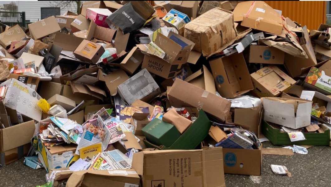 OUD PAPIER

Donderdag a.s. (5 juni) staat de container weer voor school om uw oud papier te brengen!